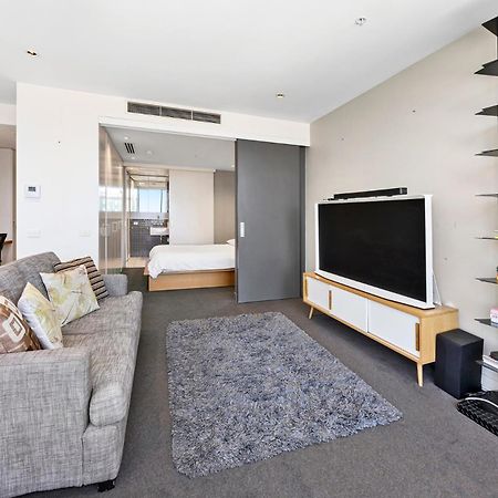 Luxury Designer Suite In Most Prestigious Location In メルボルン エクステリア 写真