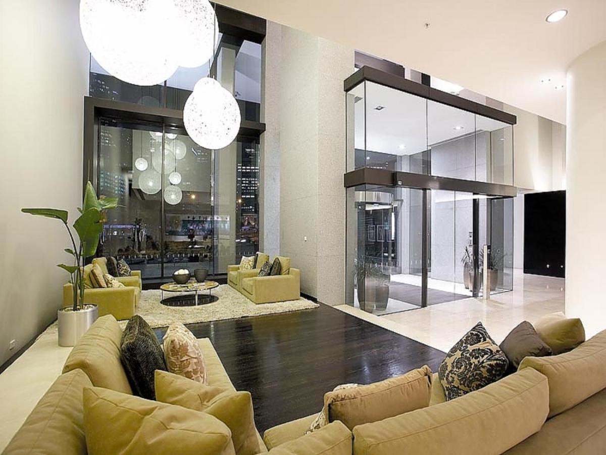 Luxury Designer Suite In Most Prestigious Location In メルボルン エクステリア 写真