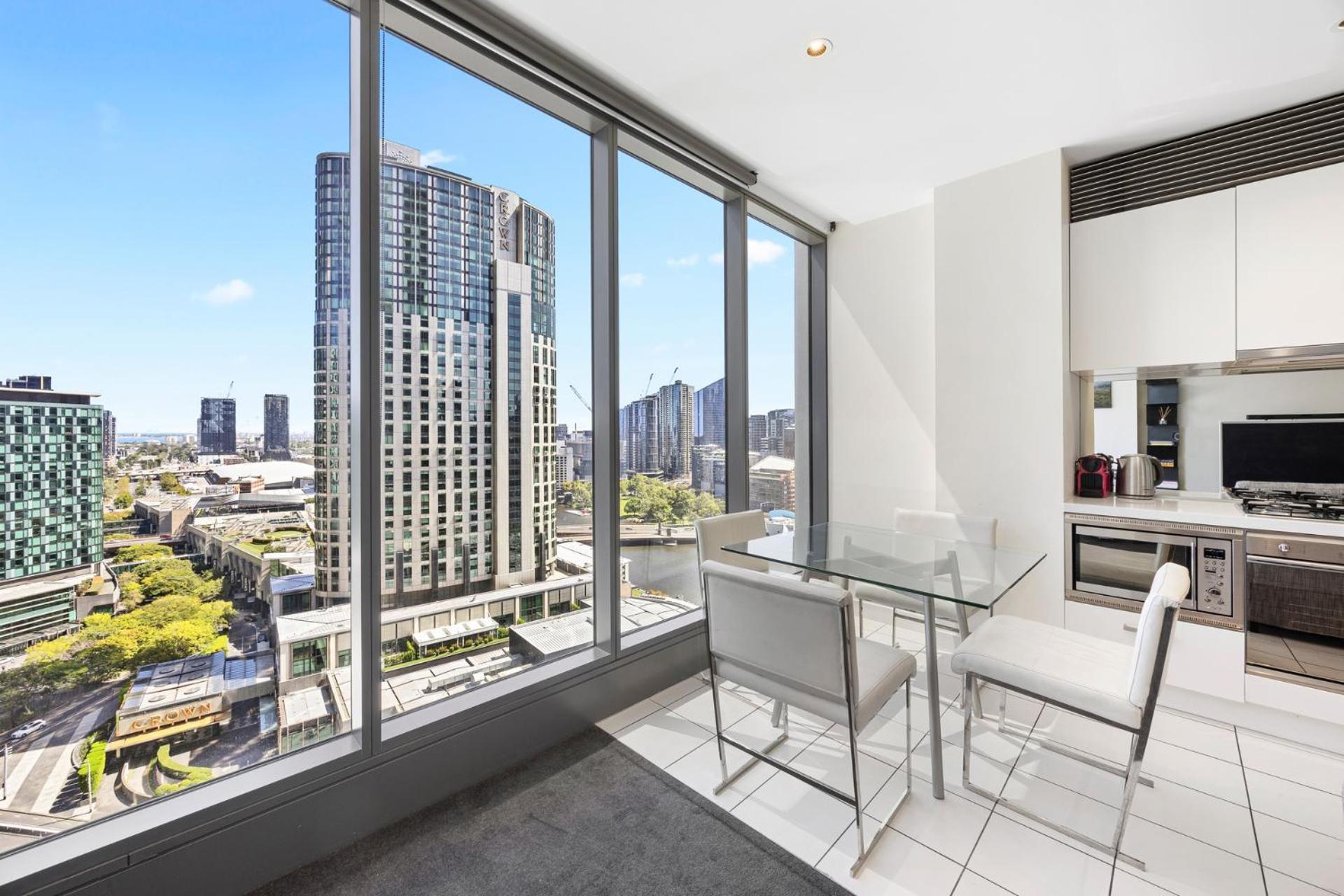 Luxury Designer Suite In Most Prestigious Location In メルボルン エクステリア 写真
