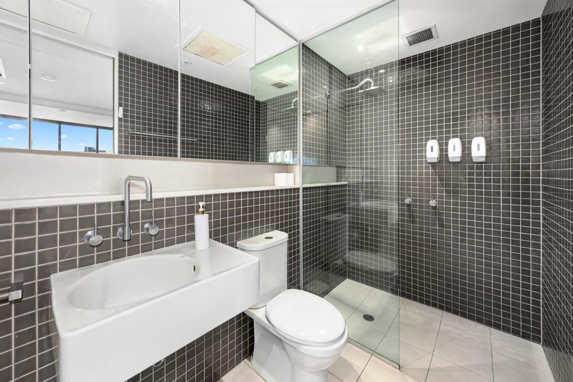 Luxury Designer Suite In Most Prestigious Location In メルボルン エクステリア 写真
